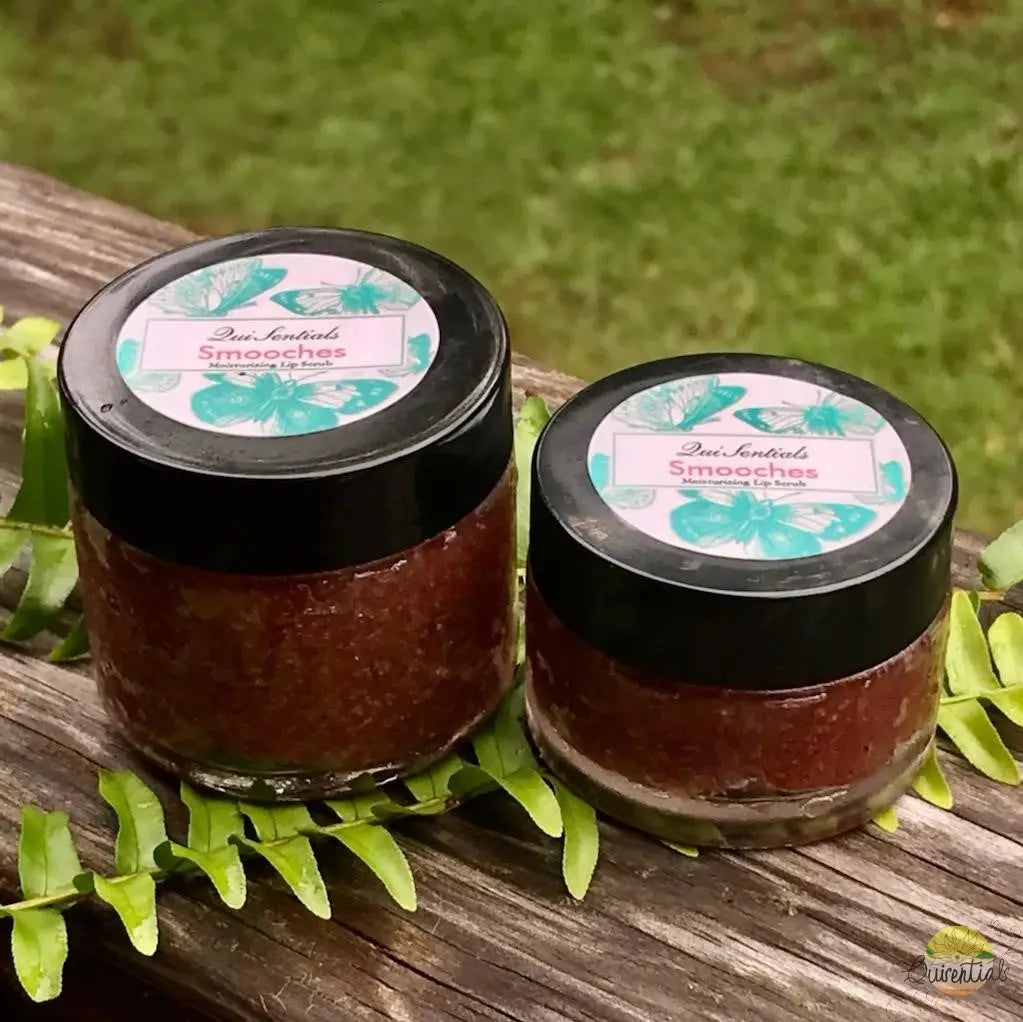 Smooches Lip Scrub QuiSentials